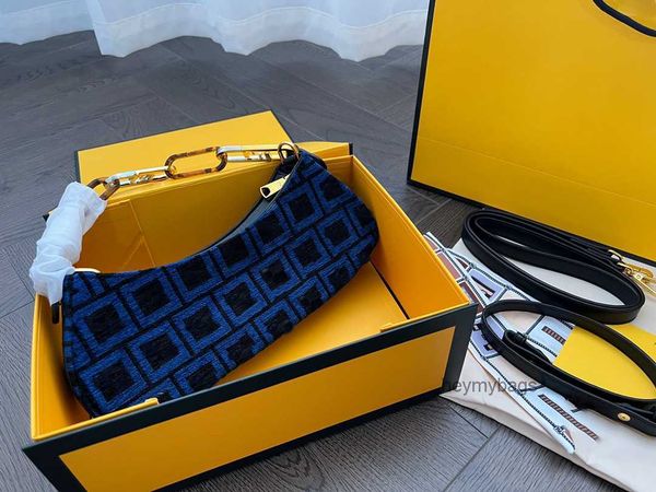 2023 crossbody bag womens messenger women bags hand bag fashion handbags pochette sacoche patent leath
2023 crossbody bag womens messenger women bags hand bag fashion handbags pochette sacoche patent leath