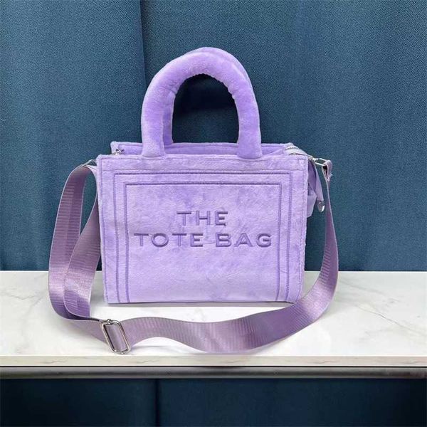 plush tote bag designer women handbags luxury faux fur shoulder crossbody bags autumn winter fashion small female shopper purses
plush tote bag designer women handbags luxury faux fur shoulder crossbody bags autumn winter fashion small female shopper purses