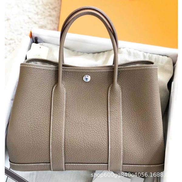 factory wholesale designer h ormes totes handbags bag 2023 new fashion genuine leather garden womens large capacity shopping bucket one shou
factory wholesale designer h ormes totes handbags bag 2023 new fashion genuine leather garden womens large capacity shopping bucket one shou