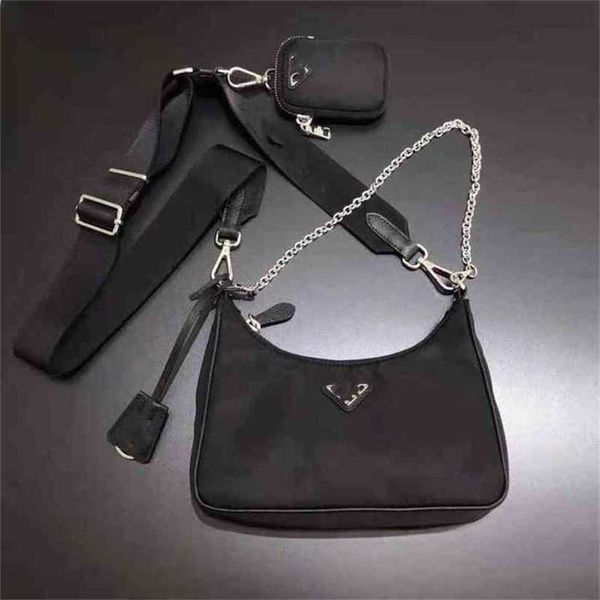10% off handbag 2023 new bag family red small messenger shoulder french underarm women's chain spring and summer portable
10% off handbag 2023 new bag family red small messenger shoulder french underarm women's chain spring and summer portable