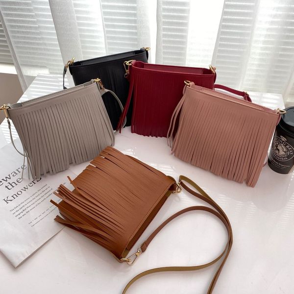 evening bag s one shoulder zero purse 2023 pu leather messenger tassel mobile phone leisure 230208
evening bag s one shoulder zero purse 2023 pu leather messenger tassel mobile phone leisure 230208