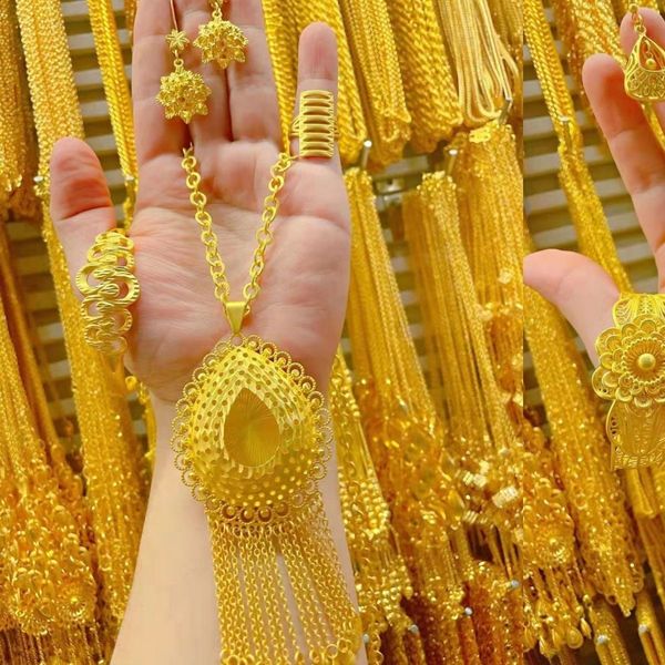 bracelet necklace 24k gold plated dubai jewelry set necklaceearringsringsbracelets chd21400 230209, Silver
bracelet necklace 24k gold plated dubai jewelry set necklaceearringsringsbracelets chd21400 230209, Silver