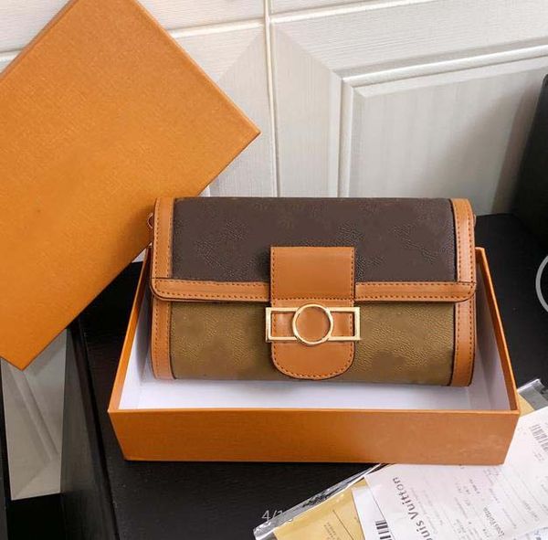 new style chain fashion single shoulder messenger bag women's designer bag exquisite color-blocking printing small square bag totes sui
new style chain fashion single shoulder messenger bag women's designer bag exquisite color-blocking printing small square bag totes sui