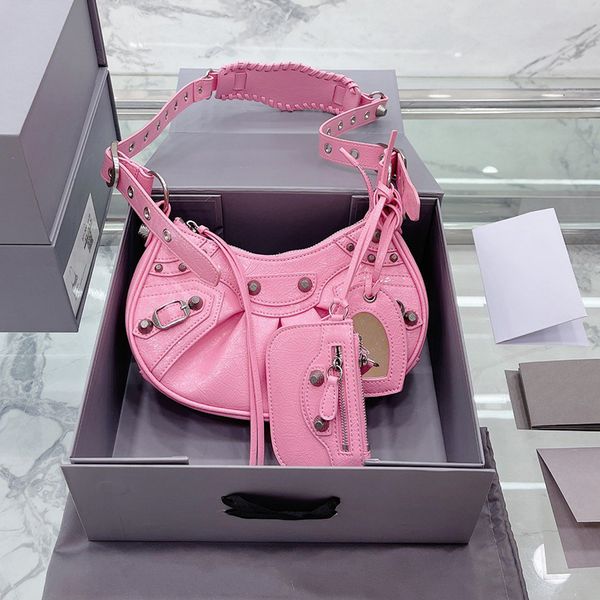 shoulder bags maggievluxry designer love sheepskin crescent dumpling bags shoulder bag fashion leather solid color motorcycle bags handbag 6
shoulder bags maggievluxry designer love sheepskin crescent dumpling bags shoulder bag fashion leather solid color motorcycle bags handbag 6