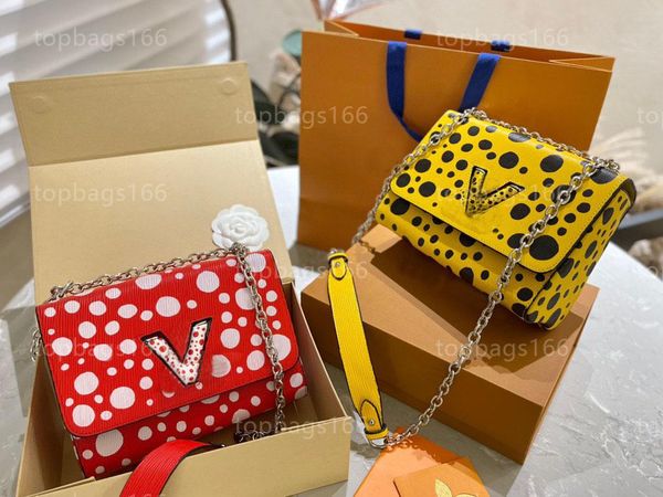2023 shop new bags luxury designer bags classic chain package fashion wave point design evening package genuine leather crossbody bags tote
2023 shop new bags luxury designer bags classic chain package fashion wave point design evening package genuine leather crossbody bags tote