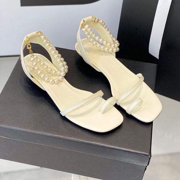 22ss classic womens dress shoes sheepskin faux pearl sandals hardware chain slippers with low heels flip flops pumps and slingbacks round to, Black
22ss classic womens dress shoes sheepskin faux pearl sandals hardware chain slippers with low heels flip flops pumps and slingbacks round to, Black
