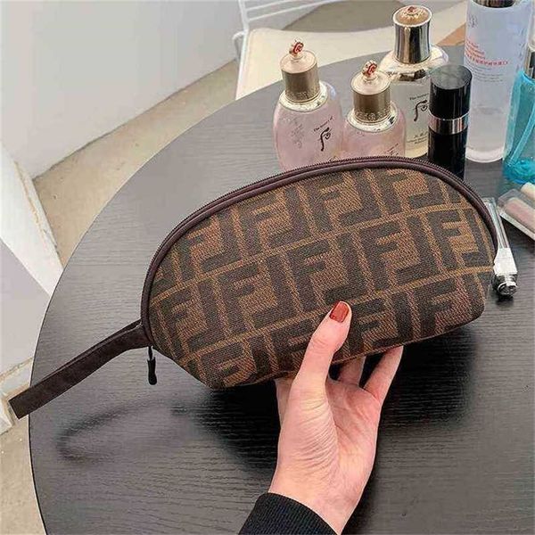 28% off handbag 2023 new bag travel toiletries women's business trip portable storage large capacity hand holding wallet simple make-up
28% off handbag 2023 new bag travel toiletries women's business trip portable storage large capacity hand holding wallet simple make-up