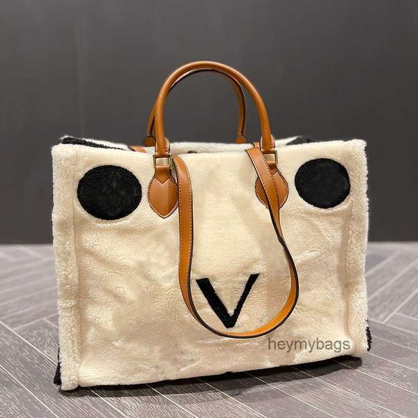 totes women tech fleece handbags designer tote shopping bag 22fw handbag luxury fashion shoulder bag black white color
totes women tech fleece handbags designer tote shopping bag 22fw handbag luxury fashion shoulder bag black white color
