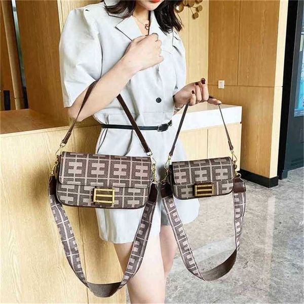 28% off handbag 2023 new bag red style small version personality girl's hand messenger shoulder
28% off handbag 2023 new bag red style small version personality girl's hand messenger shoulder