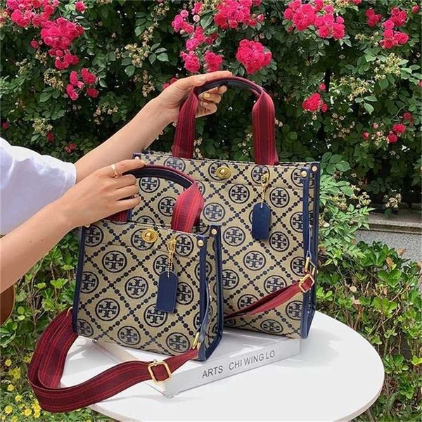 28% off handbag 2023 new bag european and temperament tote printed portable messenger female student super hot
28% off handbag 2023 new bag european and temperament tote printed portable messenger female student super hot