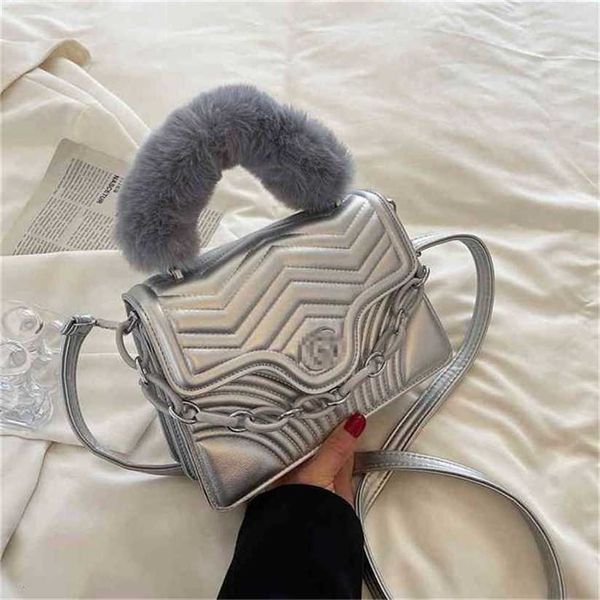 10% off handbag 2023 new bag factory store embroidery simple bright face messenger female trend
10% off handbag 2023 new bag factory store embroidery simple bright face messenger female trend