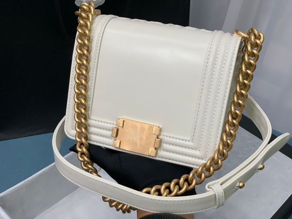 2023 the latest crossbody bag cowhide fashion classic retro gilt two-color optional small square bag handbag shoulder bag
2023 the latest crossbody bag cowhide fashion classic retro gilt two-color optional small square bag handbag shoulder bag