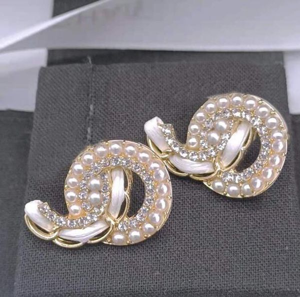 18k gold plated 925 silver luxury brand designers letters stud flower geometric famous women round crystal rhinestone pearl earring wedding, Golden;silver
18k gold plated 925 silver luxury brand designers letters stud flower geometric famous women round crystal rhinestone pearl earring wedding, Golden;silver