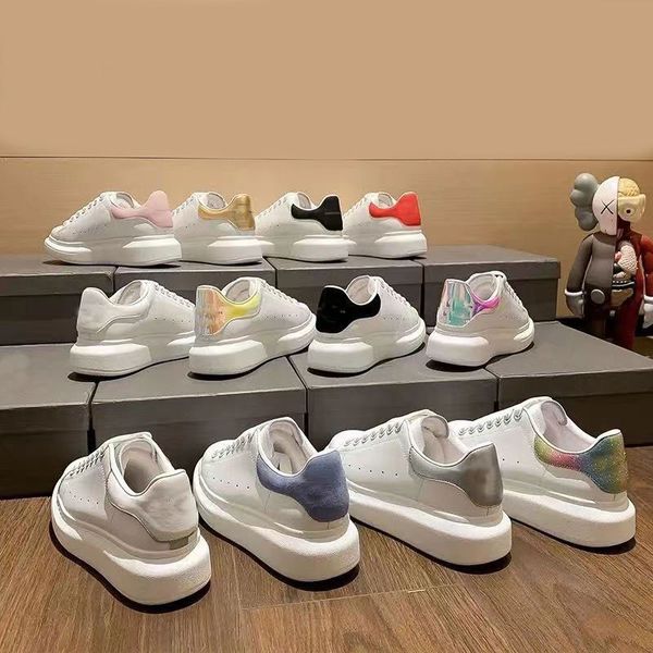 casual shoes men women oversize classic sneaker couple flats white black deerskin spring summer designer fashion velvet new lace-up thick so
casual shoes men women oversize classic sneaker couple flats white black deerskin spring summer designer fashion velvet new lace-up thick so