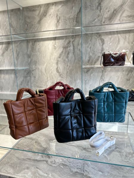 shopping bag winter women tote bag designer leather handbag shoulder bag tote fashion purse luxury cross-body 4 colors
shopping bag winter women tote bag designer leather handbag shoulder bag tote fashion purse luxury cross-body 4 colors