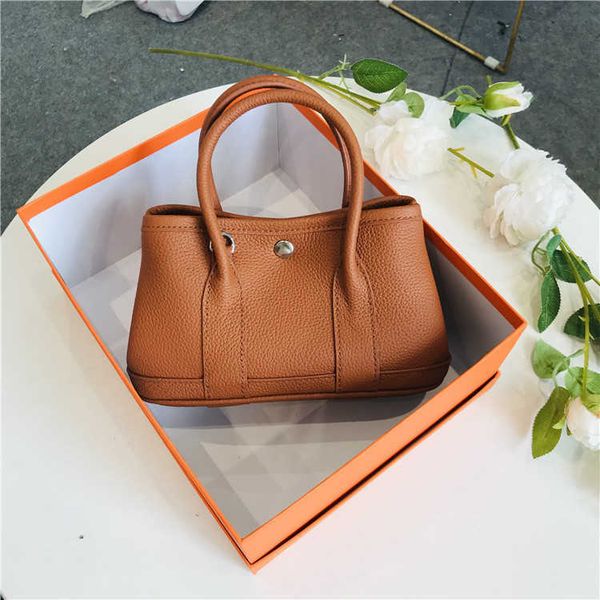 factory wholesale designer h ormes totes handbags 2023 new style garden bag mini 20cm small cowhide one shoulder crossbody handbag have logo
factory wholesale designer h ormes totes handbags 2023 new style garden bag mini 20cm small cowhide one shoulder crossbody handbag have logo
