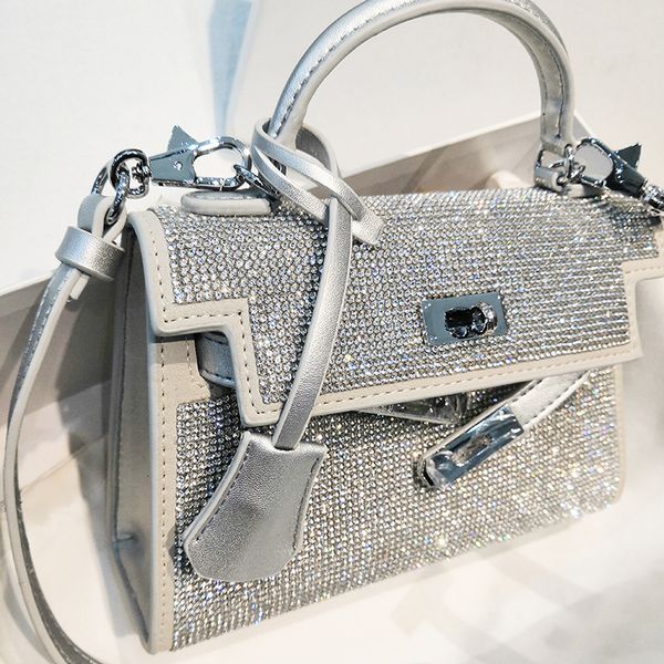 evening bags fashion trend flashing diamond mini handbag female spring small square shoulder messenger ba 230210
evening bags fashion trend flashing diamond mini handbag female spring small square shoulder messenger ba 230210