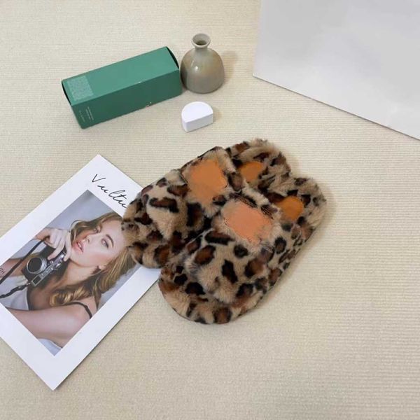 mink plush slippers for women autumn and winter outdoor wear home furnishing new type of thick bottom flat slippers with plush, Black
mink plush slippers for women autumn and winter outdoor wear home furnishing new type of thick bottom flat slippers with plush, Black