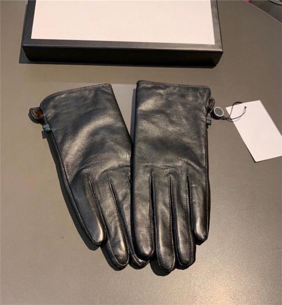 classic letter stripe leather gloves soft warm touch screen mittens winter women plush glove with gift box2176358, Blue;gray
classic letter stripe leather gloves soft warm touch screen mittens winter women plush glove with gift box2176358, Blue;gray