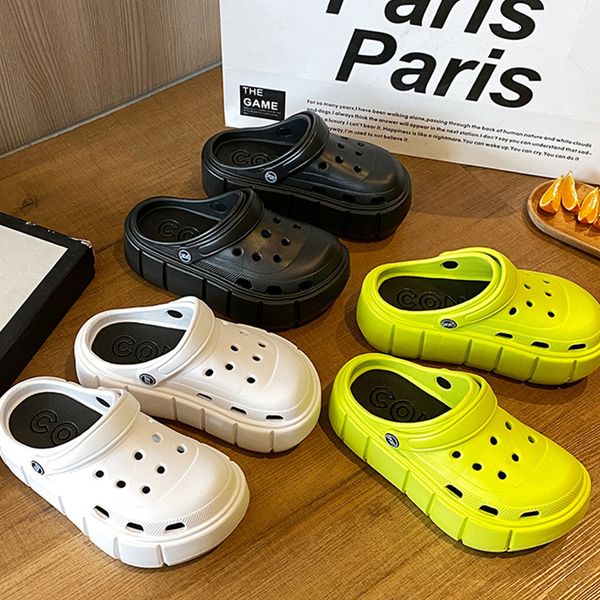 slippers summer style men and women thick sole beach shoes shoes with holes breathable soft nonslip antiodor sandals 230210, Black
slippers summer style men and women thick sole beach shoes shoes with holes breathable soft nonslip antiodor sandals 230210, Black