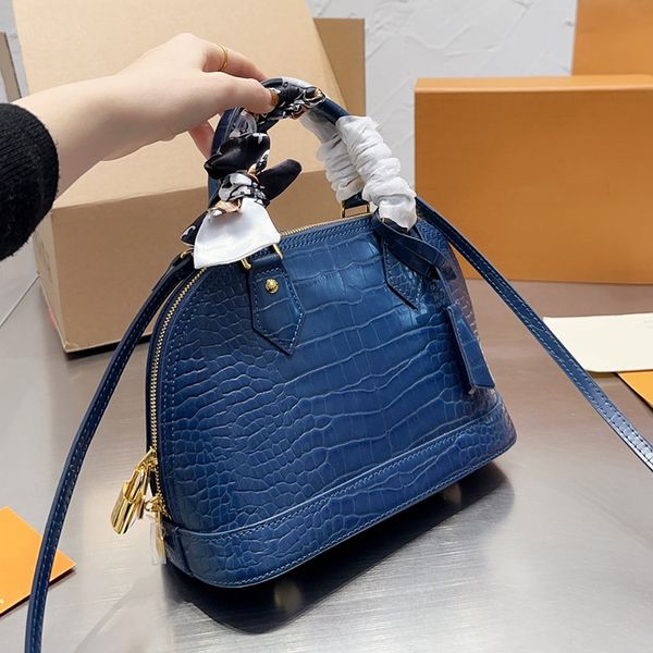 bags totes handbag designer bag women classic imitation brand stitching letter flower one shoulder shell bag versatile commuter party dinner
bags totes handbag designer bag women classic imitation brand stitching letter flower one shoulder shell bag versatile commuter party dinner