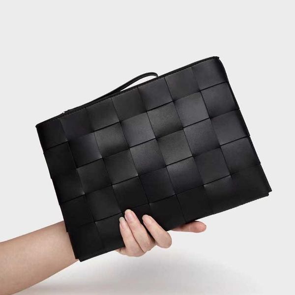 wallets new men clutch bag microfiber leather women woven bag fashion brand simple envelope wallet designer large capacity zipper purse g230, Red;black
wallets new men clutch bag microfiber leather women woven bag fashion brand simple envelope wallet designer large capacity zipper purse g230, Red;black