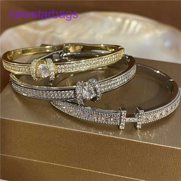 designer herme bracelet online shop girlfriend letter h high sense small design fashion commuter diamond inlaid bracelet new gift for women, Golden;silver
designer herme bracelet online shop girlfriend letter h high sense small design fashion commuter diamond inlaid bracelet new gift for women, Golden;silver