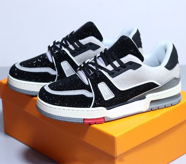 mens low artificial diamond leisure shoes black ash snaeker calfskin lining silk cowhide upper
mens low artificial diamond leisure shoes black ash snaeker calfskin lining silk cowhide upper