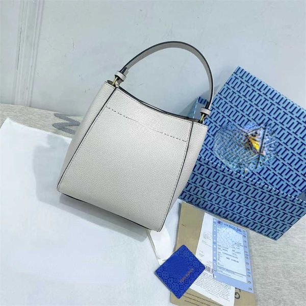brand casual new women's bag deformation bucket feeling litchi single shoulder cross arm handbag plus size
brand casual new women's bag deformation bucket feeling litchi single shoulder cross arm handbag plus size