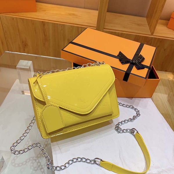 new designer shoulder bag fashion flip handbag chain solid color button women's messenger bag
new designer shoulder bag fashion flip handbag chain solid color button women's messenger bag