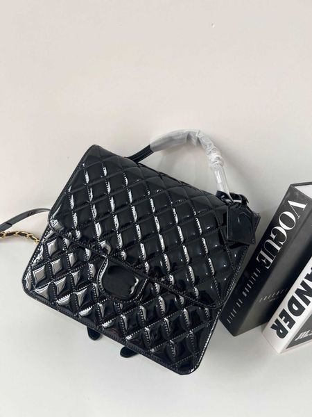 brand casual new messenger shoulder bag chain bar large capacity portable briefcase
brand casual new messenger shoulder bag chain bar large capacity portable briefcase