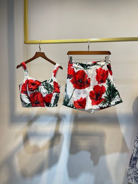 women's pants & capris two-pieces floral printed lshort camisole with shorts, Black;white
women's pants & capris two-pieces floral printed lshort camisole with shorts, Black;white