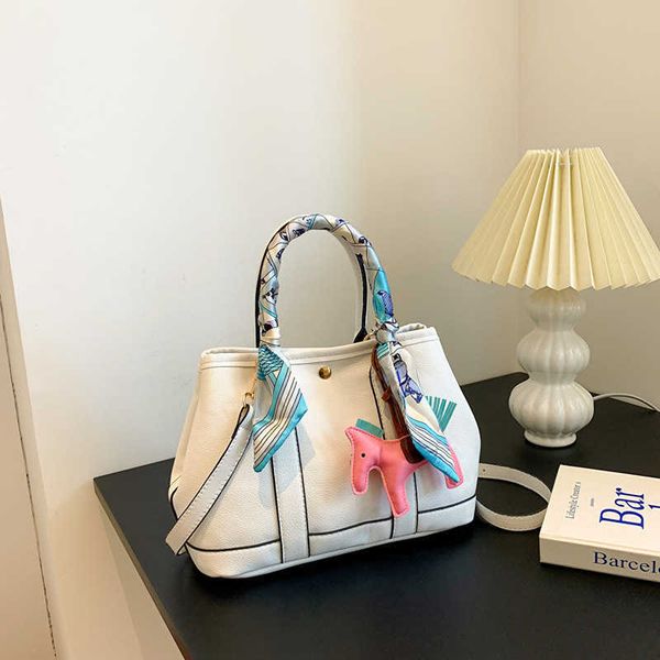 factory wholesale designer h ormes totes handbags womens bag 2023 new fashion garden large capacity portable commuting bucket texture single
factory wholesale designer h ormes totes handbags womens bag 2023 new fashion garden large capacity portable commuting bucket texture single