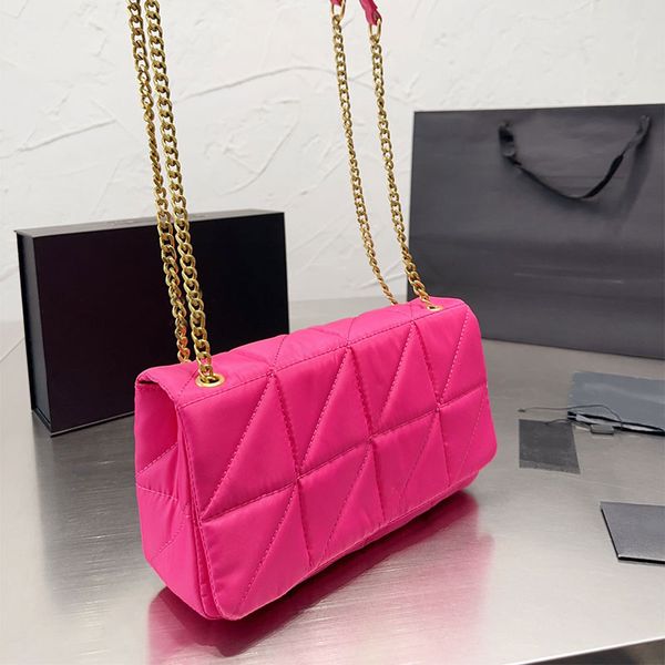 chain flap bag quilted messenger bag women handbag envelope purse fashion letter magnetic snap closure crossbody bags internal zipper pocket
chain flap bag quilted messenger bag women handbag envelope purse fashion letter magnetic snap closure crossbody bags internal zipper pocket