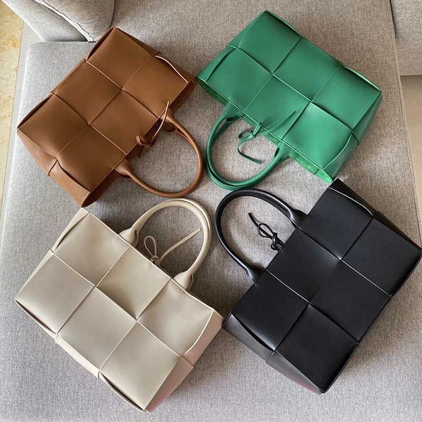 crossbody bag genuine leather large plaid women's woven bag large capacity luxury brand design handbag fashion shoulder messenger bag 2
crossbody bag genuine leather large plaid women's woven bag large capacity luxury brand design handbag fashion shoulder messenger bag 2