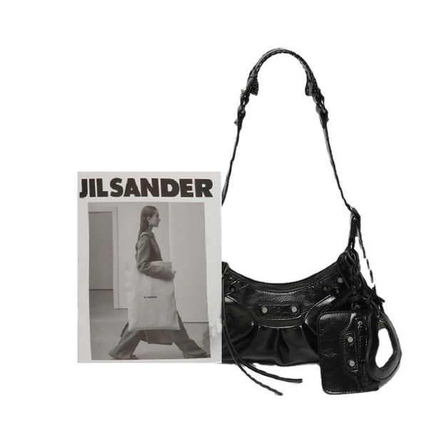 evening bags scofy fashion fashion luxury designer saddle shoulder bags for women pu leather biker style crossbody bag leisure handbag g2302
evening bags scofy fashion fashion luxury designer saddle shoulder bags for women pu leather biker style crossbody bag leisure handbag g2302