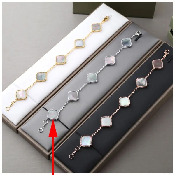 classic fashion charm four leaf clover bracelet chains 18k gold agate flower chain jewelry lucky ladies and girls couple holiday party gift., Black
classic fashion charm four leaf clover bracelet chains 18k gold agate flower chain jewelry lucky ladies and girls couple holiday party gift., Black