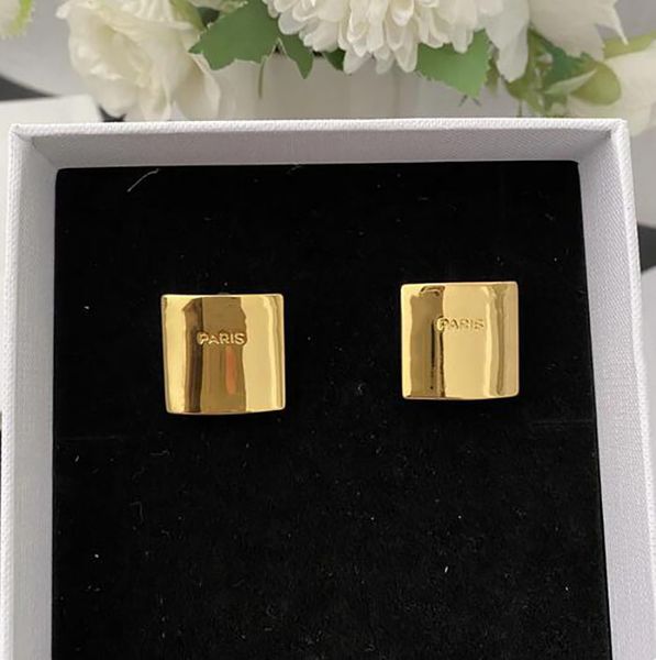 famous designer brand square gold big ear stud fashion earrings for women high q uality vintage luxury jewelry trend party runway with box, Golden;silver
famous designer brand square gold big ear stud fashion earrings for women high q uality vintage luxury jewelry trend party runway with box, Golden;silver