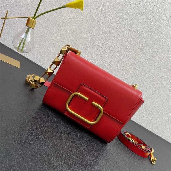 cowhide bag women's new 2023 messenger shoulder bag versatile fashionable leather rivet head layer cowhide small square handbag
cowhide bag women's new 2023 messenger shoulder bag versatile fashionable leather rivet head layer cowhide small square handbag