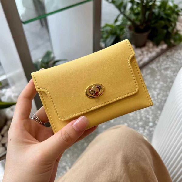 wallets genuine leather womens luxury design wallets purses fashion short money clutch purse card holder wallet purse small wallet g230209, Red;black
wallets genuine leather womens luxury design wallets purses fashion short money clutch purse card holder wallet purse small wallet g230209, Red;black