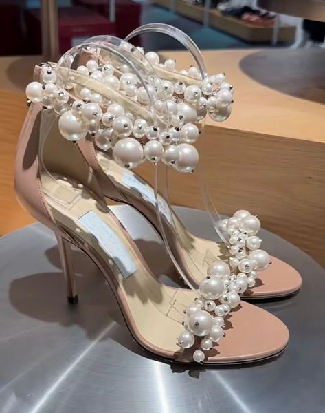 23ss summer maisel sandals shoes white pearls embellished women's evening bridal high heels designer lady elegant pumps with box eu35-4, Black
23ss summer maisel sandals shoes white pearls embellished women's evening bridal high heels designer lady elegant pumps with box eu35-4, Black