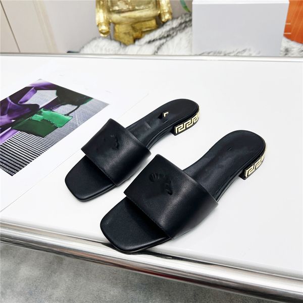 2022 new slippers medusa men women beach slippers leather webbing fashion luxury summer sandals 01-010
2022 new slippers medusa men women beach slippers leather webbing fashion luxury summer sandals 01-010