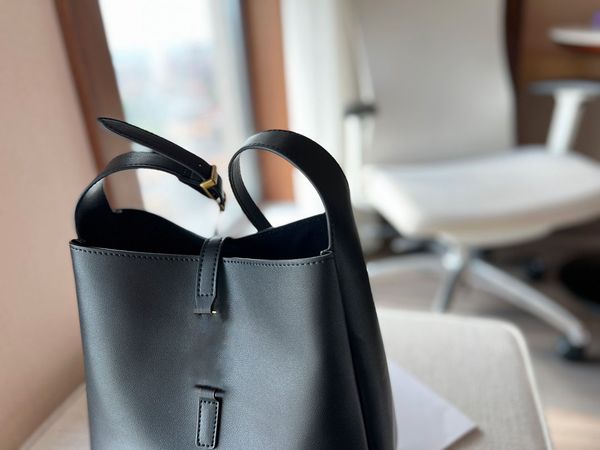 shopping bag autumn and winter fashion leather shoulder bag purse handbag women messenger bag tote underarm bag black convenient carry
shopping bag autumn and winter fashion leather shoulder bag purse handbag women messenger bag tote underarm bag black convenient carry