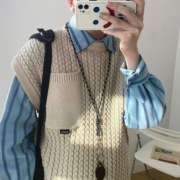 men's vests 2023 spring light luxury fashion knitted vest casual loose sweater men boutique clothing simple style sweaterformen 230209, Black;white
men's vests 2023 spring light luxury fashion knitted vest casual loose sweater men boutique clothing simple style sweaterformen 230209, Black;white