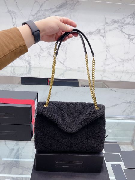 single-shoulder bag messenger underarm bag purse casual fashion 4 colors lamb wool versatile and practical
single-shoulder bag messenger underarm bag purse casual fashion 4 colors lamb wool versatile and practical