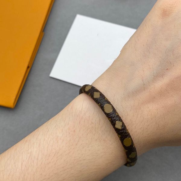 charm mens bracelets luxury designer leather bracelet love gold bracelet designer casual jewelry cuff link chain bangle, Golden;silver
charm mens bracelets luxury designer leather bracelet love gold bracelet designer casual jewelry cuff link chain bangle, Golden;silver