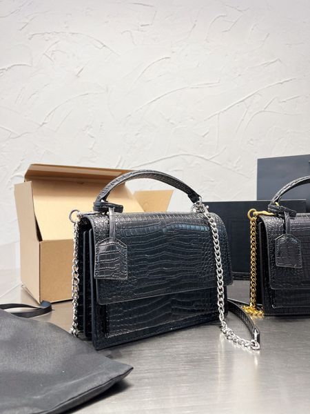 classic women shoulder bag fashion designer handbag messenger bag flap wallet alligator pattern caviar gold and silver chain
classic women shoulder bag fashion designer handbag messenger bag flap wallet alligator pattern caviar gold and silver chain