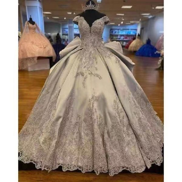 silver quinceanera dresses satin beading sequined appliques sweetheart luxury sweet princess ball gown vestidos de fiesta, Blue;red
silver quinceanera dresses satin beading sequined appliques sweetheart luxury sweet princess ball gown vestidos de fiesta, Blue;red