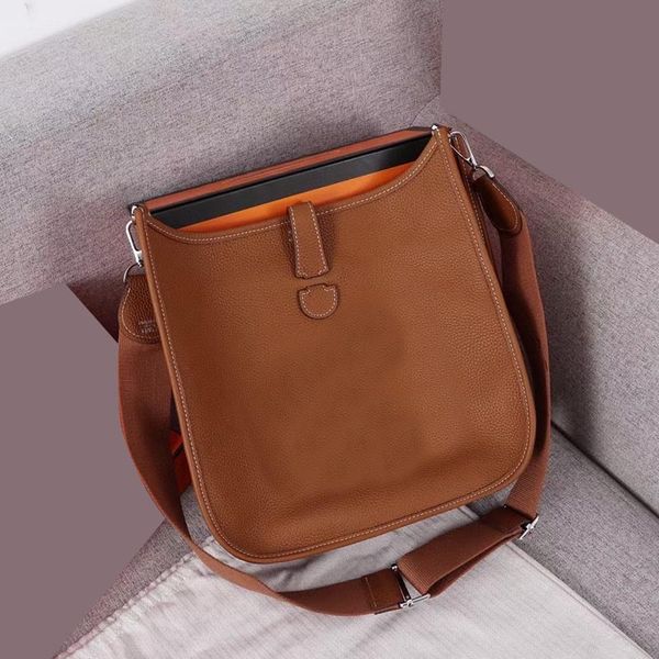 genuine leather cross body bags for women solid color crossbody made in cowhide leather evelin bag
genuine leather cross body bags for women solid color crossbody made in cowhide leather evelin bag