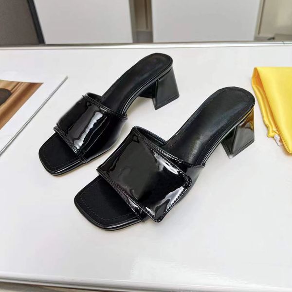 women's slippers with correct flower boxes, dust bags, designer shoes, serpentine slides wide flat-soled slippers, Black
women's slippers with correct flower boxes, dust bags, designer shoes, serpentine slides wide flat-soled slippers, Black